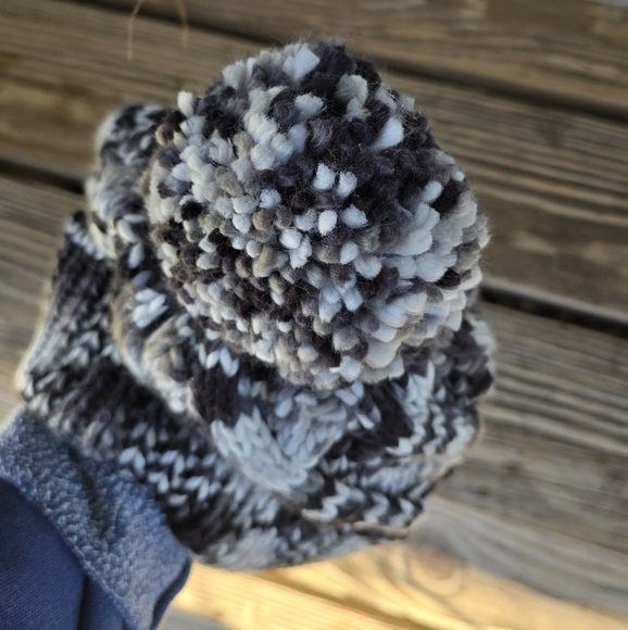 Columbia Beanie - Picture 6 of 10